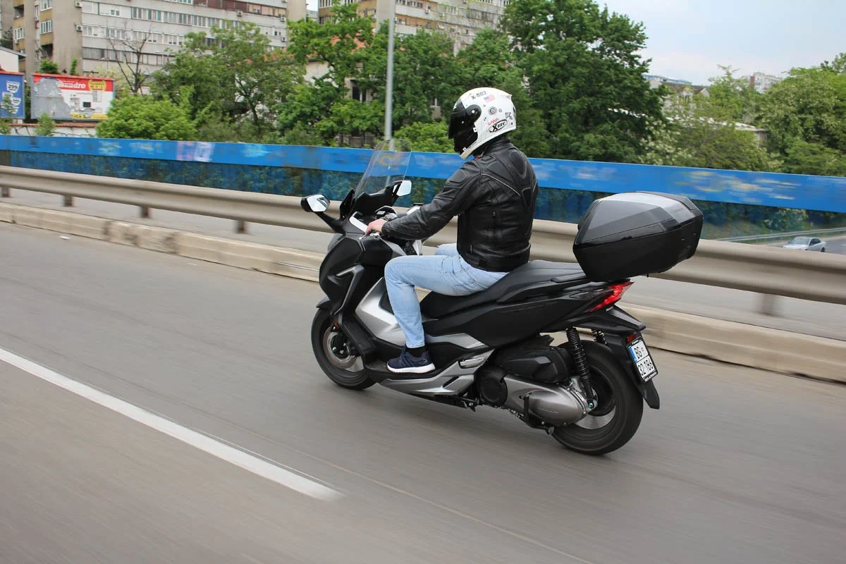 Honda Forza 300