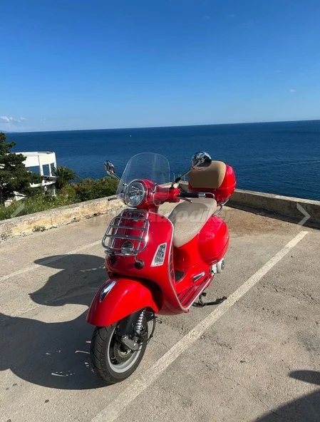Piaggio-Vespa GTS 250IE