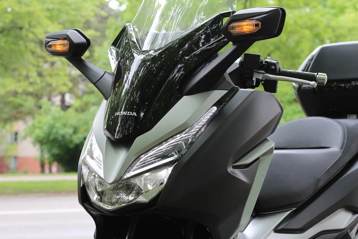 Honda Forza 300
